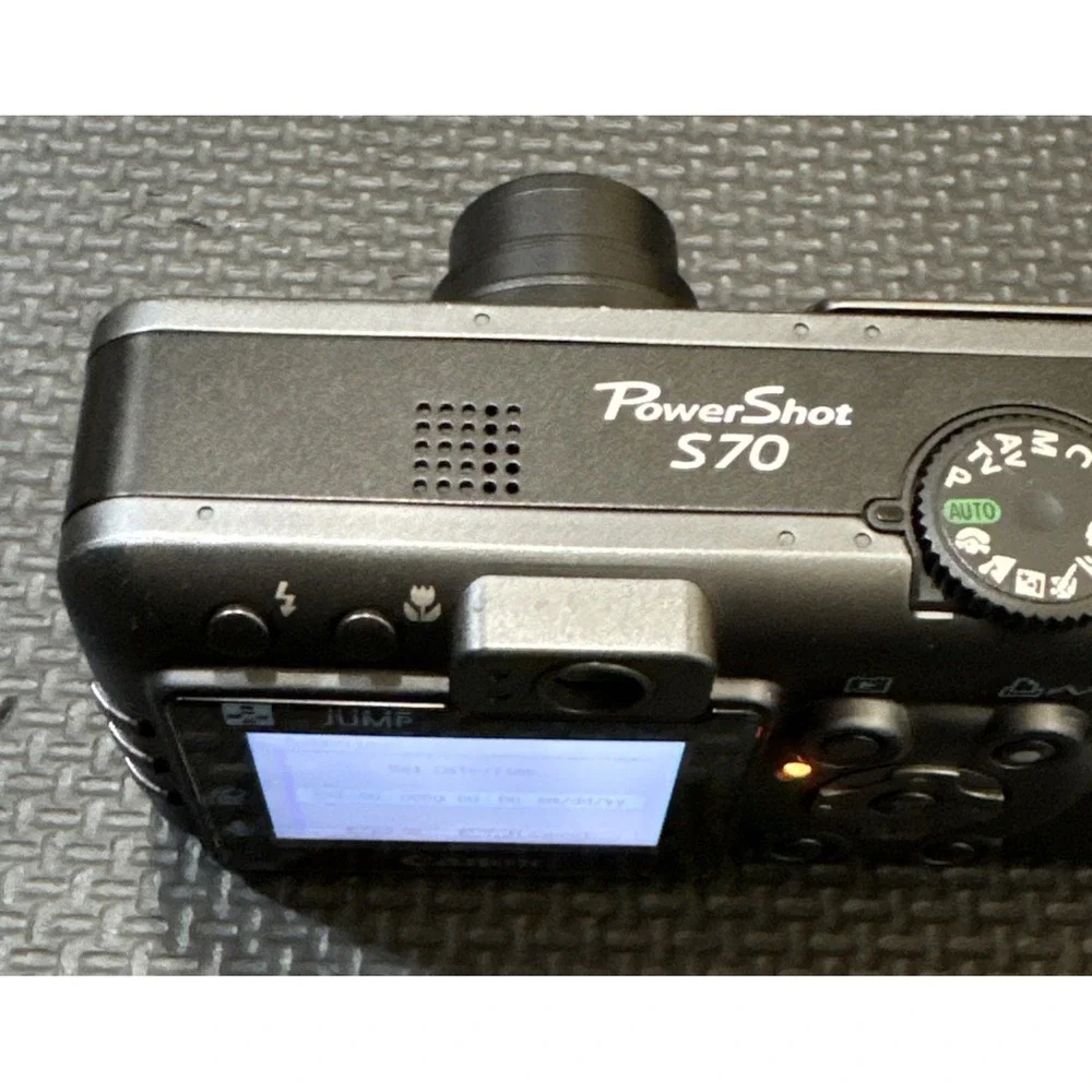 Canon PowerShot S70 7.1MP Compact Digital Camera Bundle
